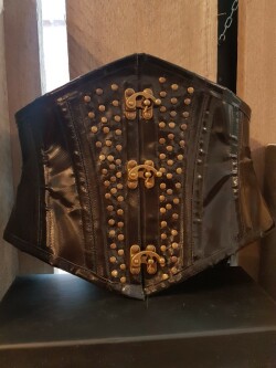 ShortPVC-Studs KoudstaalCorset 2