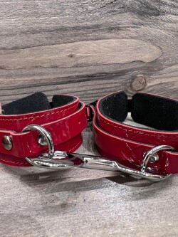 Rode Lak Boeien l.u.c.16