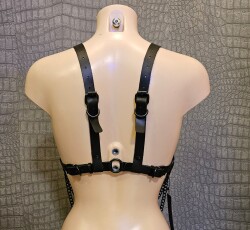 BH met Ketting Adi Provo-Bh-Adi 2