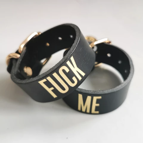 Boeien "Fuck Me" Provo-fuckme-cuffs