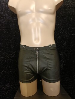 Kunstleren Shorts John Tyka-short-basic