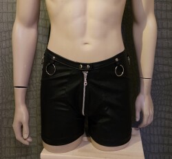 Short Christian tyka-chris 1